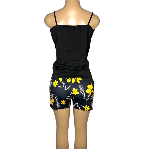 NWT 2 Pieces Black and Yellow Women Set Size L Stretchy Short with belt Wrap Top - Picture 7 of 7